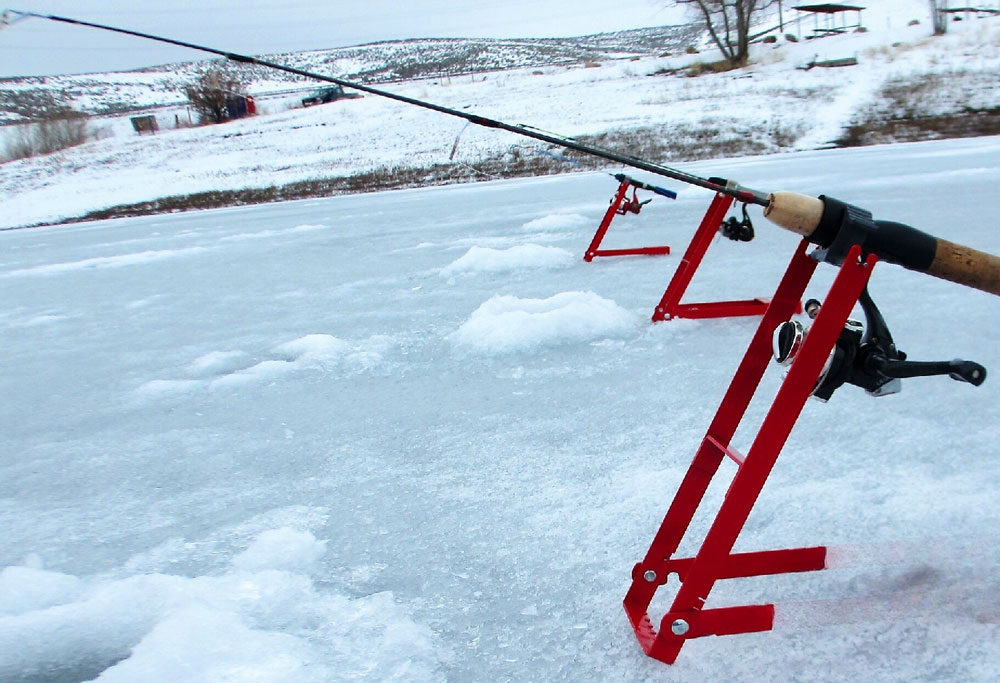 ice-fishing-for-walleye